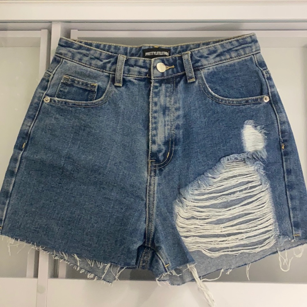 PrettyLittleThing Mom Shorts